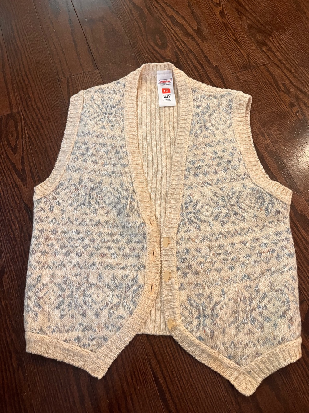 St. Michael’s Sleeveless Knit Cardigan Vest in Cream and Light Blue